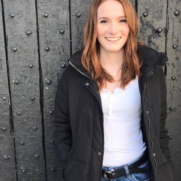 Meet your Posher, Amy - Picture 1 of 1